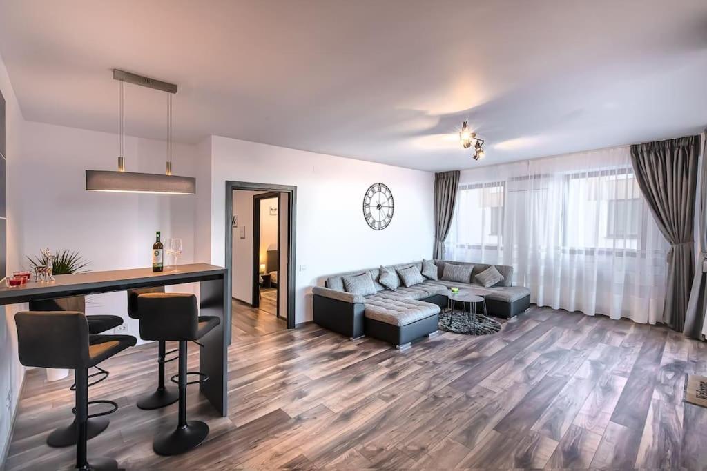 Modern Apartment With City-View Near Poiana Брашов Екстер'єр фото
