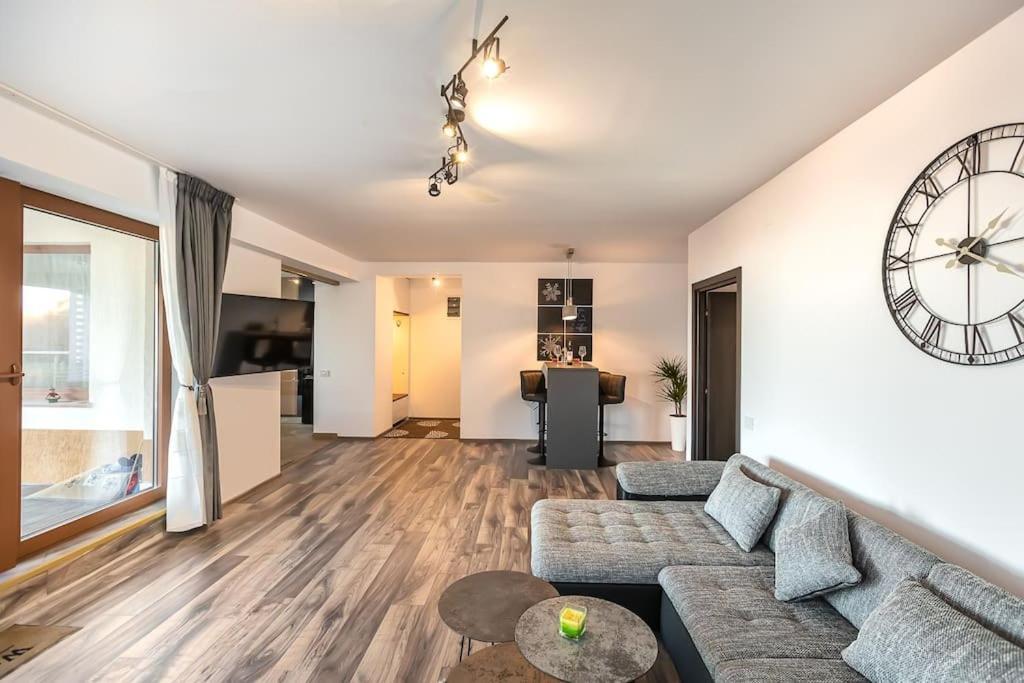 Modern Apartment With City-View Near Poiana Брашов Екстер'єр фото